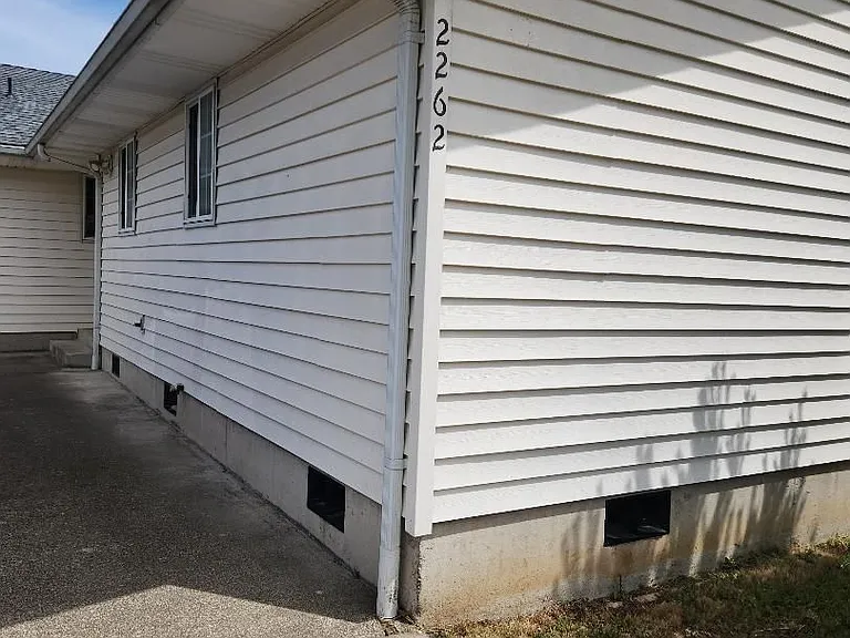 2262 Ironwood St — Photo 2