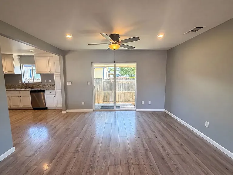 1140 Edmonton Dr — Photo 8