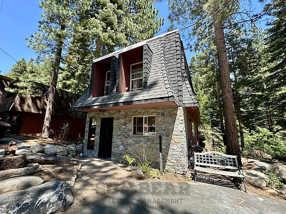 2nd image of 978 Glenrock Ct #8