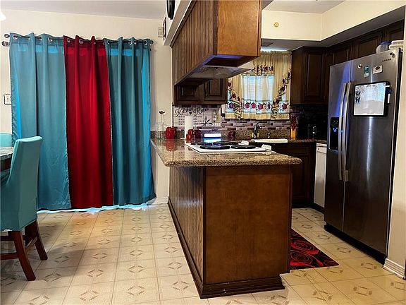 5th image of 4449 Woodland Dr APT A