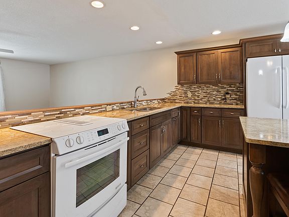5th image of 4128 Coachlight Ct