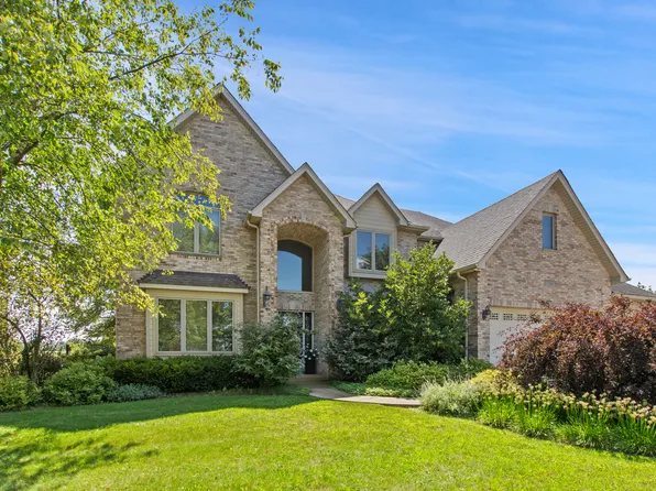 2104 Westover Rd, North Aurora, IL 60542