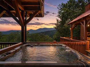 551 Amy Creek Cir, Ellijay, GA 30540