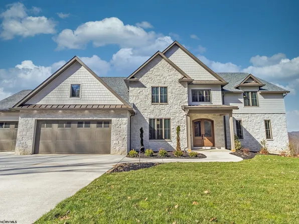 414 Rustic Hills Dr, Morgantown, WV 26508