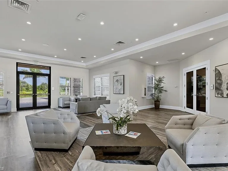 14638 Cantabria Dr — Photo 21