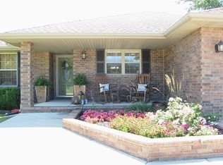 214 Eagle Ln, Willard, MO 65781