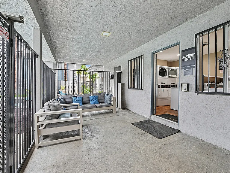 Loma Vista Apartments — Photo 13