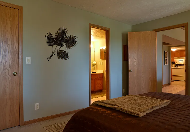 Lake Candlewood Apartments — Photo 54