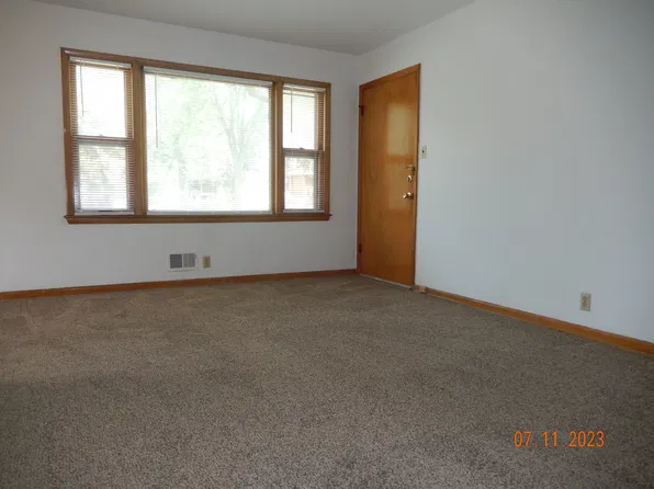 2121 W Bolivar Ave, Milwaukee, WI 53221