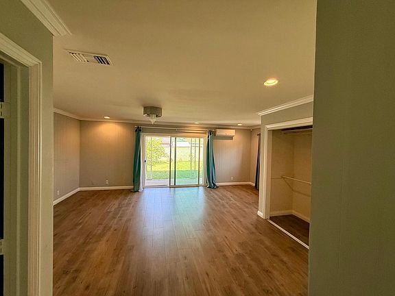 5th image of 5656 Garypark Ave