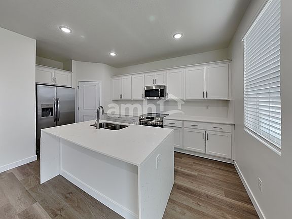 3rd image of 1256 W Mahogany St