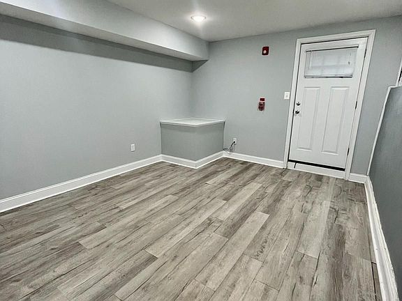 5th image of 3220 W Diamond St #1