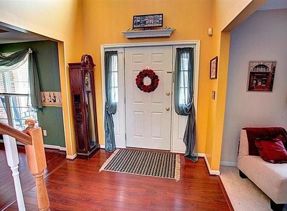 3rd image of 10015 Pebblestone Dr