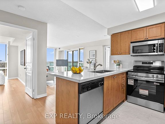 5th image of 509 Beecroft Rd #1609