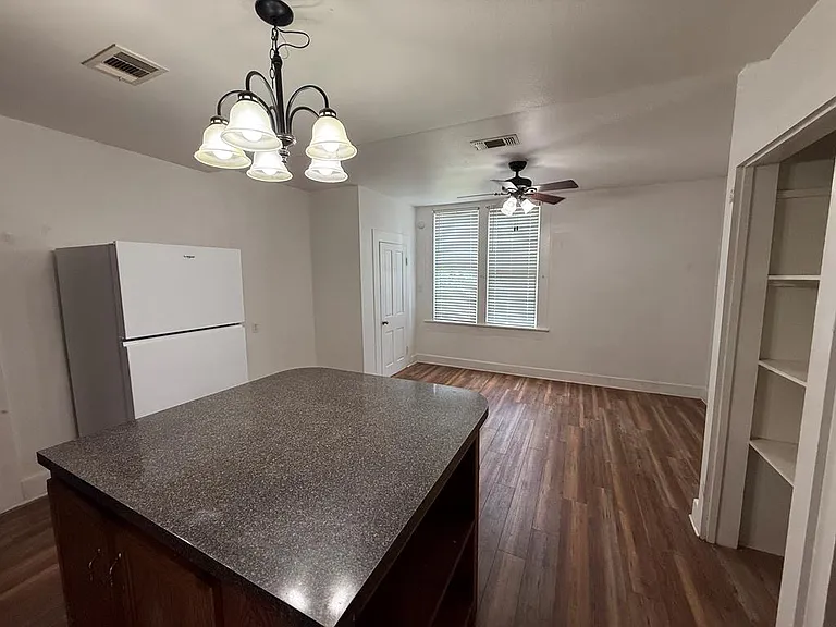 509 N Peachtree St — Photo 34