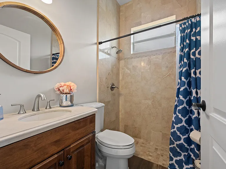 404 Indigo Ave — Photo 32
