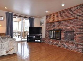 1067 Glen Oak Dr, Bethel Park, PA 15102