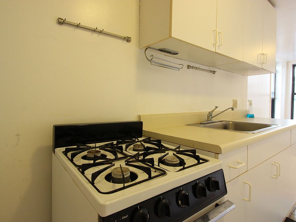 2nd image of 512 E 13th St APT 4D