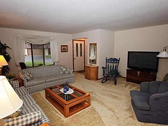 2nd image of 347 Pine View Ln