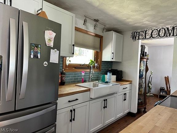 2nd image of 110 Parkway Dr