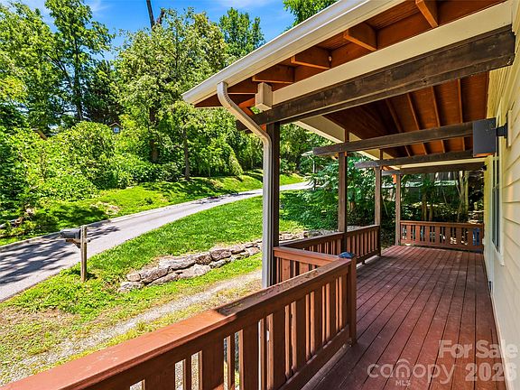 4th image of 25 Shady Park Ln