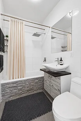 Bathroom, photo 1