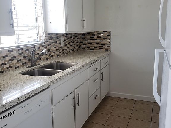 4th image of 3711 Emerald St