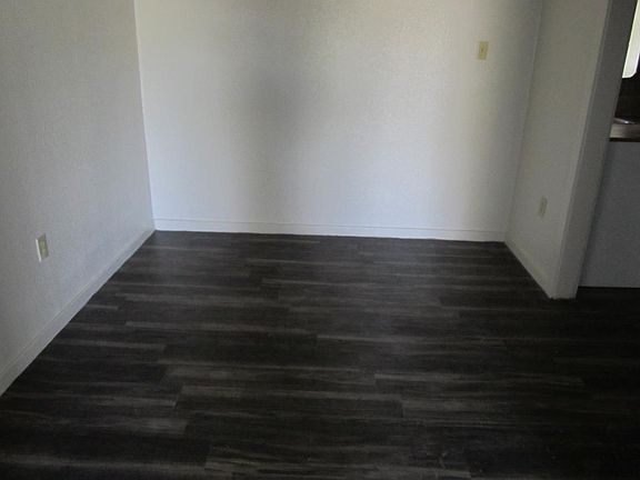 4th image of 1025 W 15th St