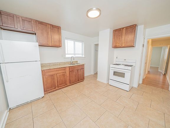 2nd image of 3321 Chestnut St #3327