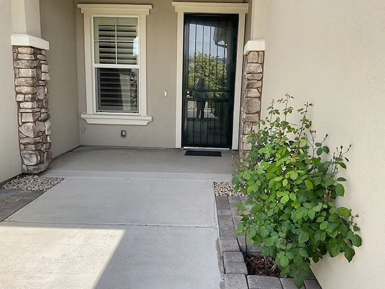 1320 Winterchase Way — Photo 2