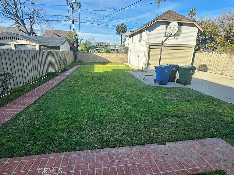 2215 W 21st St — Photo 14