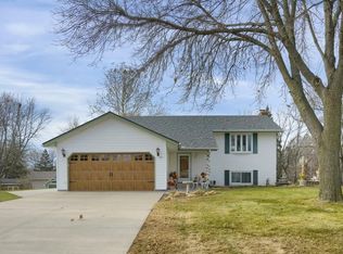 107 Canterbury Rd, Circle Pines, MN 55014