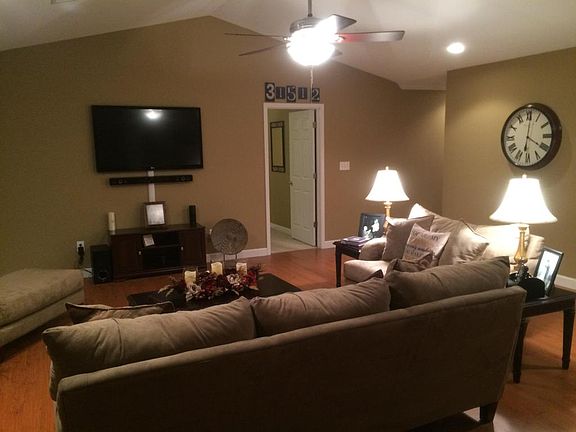 4th image of 227 Blackfoot Way