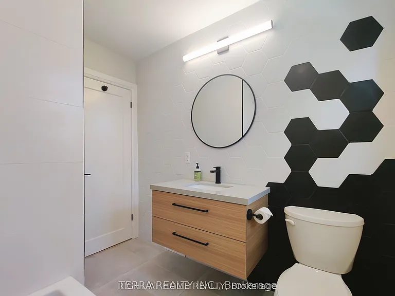 55 Glen Agar Dr — Photo 12