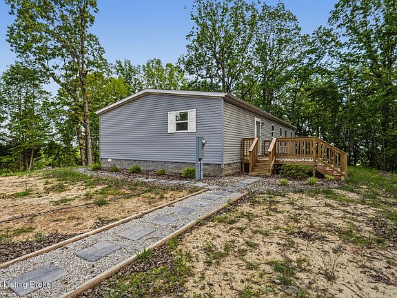 4th image of 22 Reed Ct