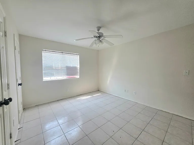 1804 Oasis Dr #303 — Photo 7