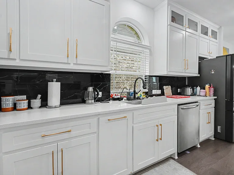 3814 Windmill Ct — Photo 2