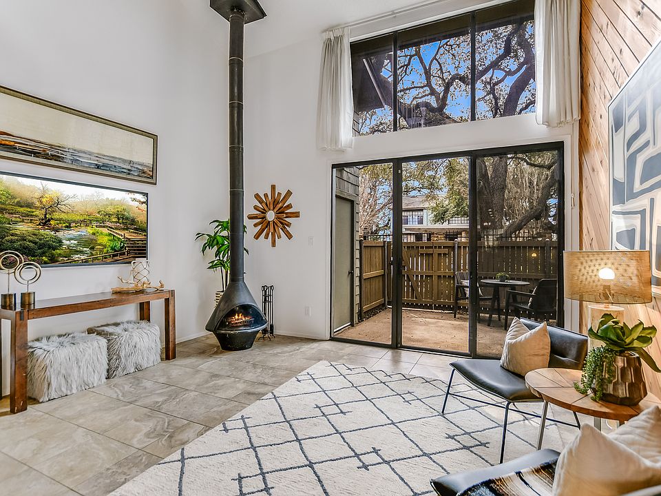 1st image of 7122 Wood Hollow Dr APT 9