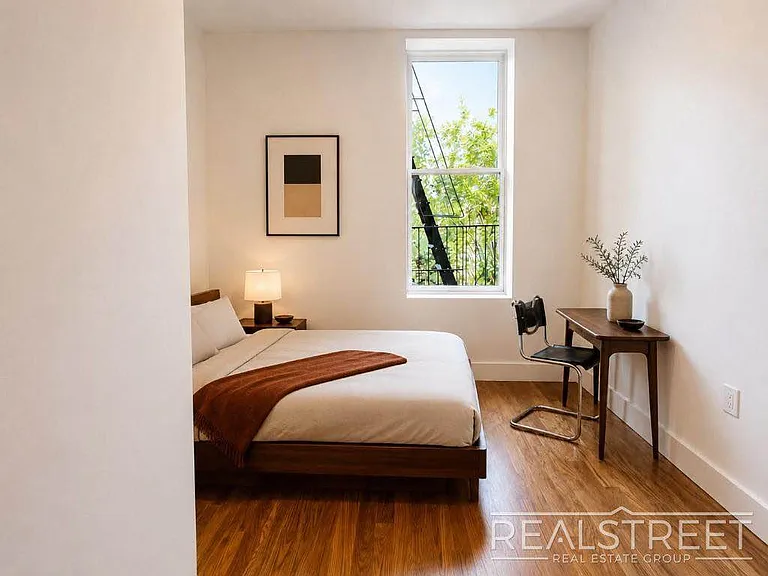 695 De Kalb Ave #3B — Photo 4