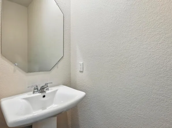 1826 Teton River Dr, Blue Ridge, TX 75424