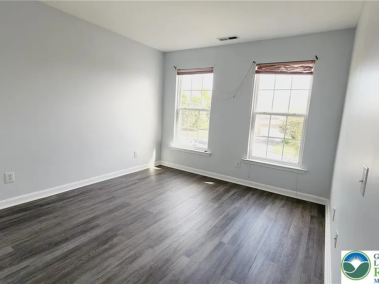 1816 Emerald Dr S — Photo 41
