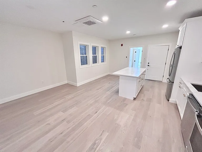 120 Emerson St #THREE — Photo 5