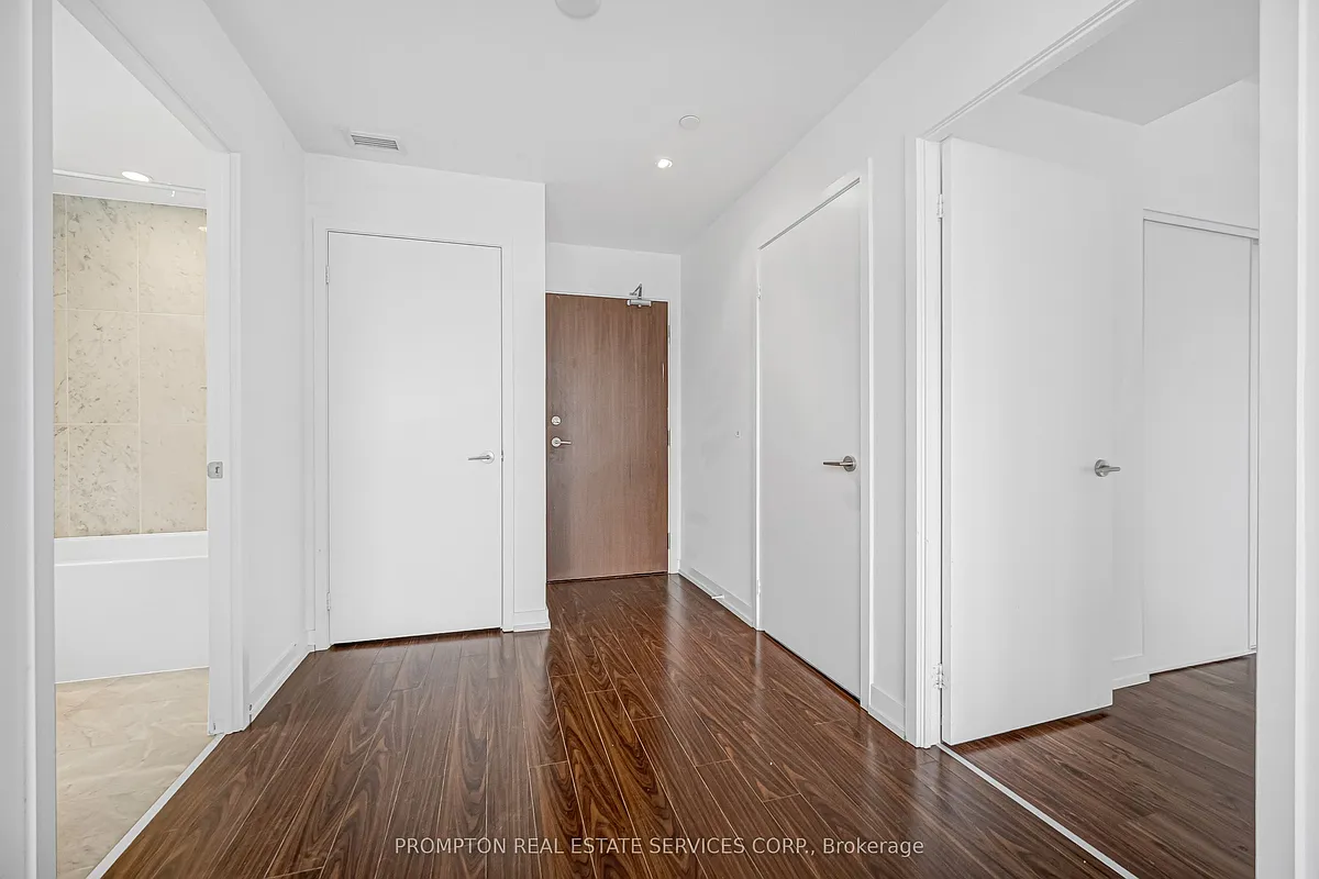 Building Photo - 115 McMahon Dr #507