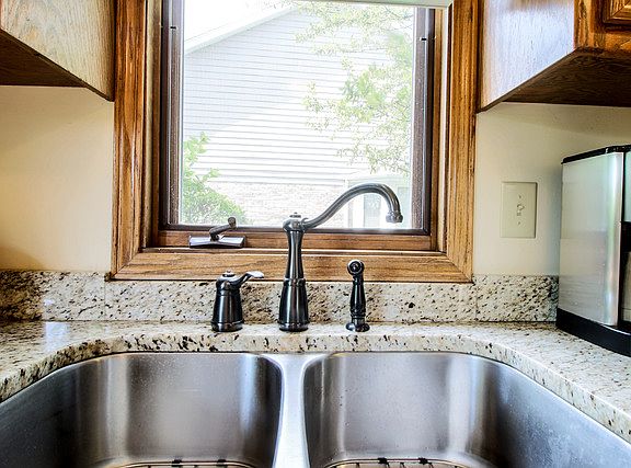 4th image of 17345 Brook Crossing Ct