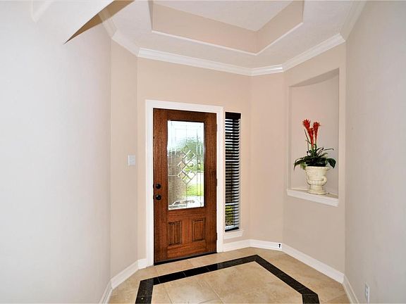 2nd image of 1010 Catania Ln
