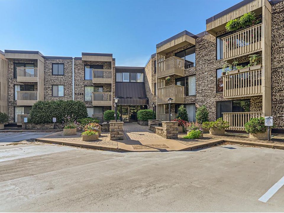 Outside View Of Entry To The Front Of The Condo Building.