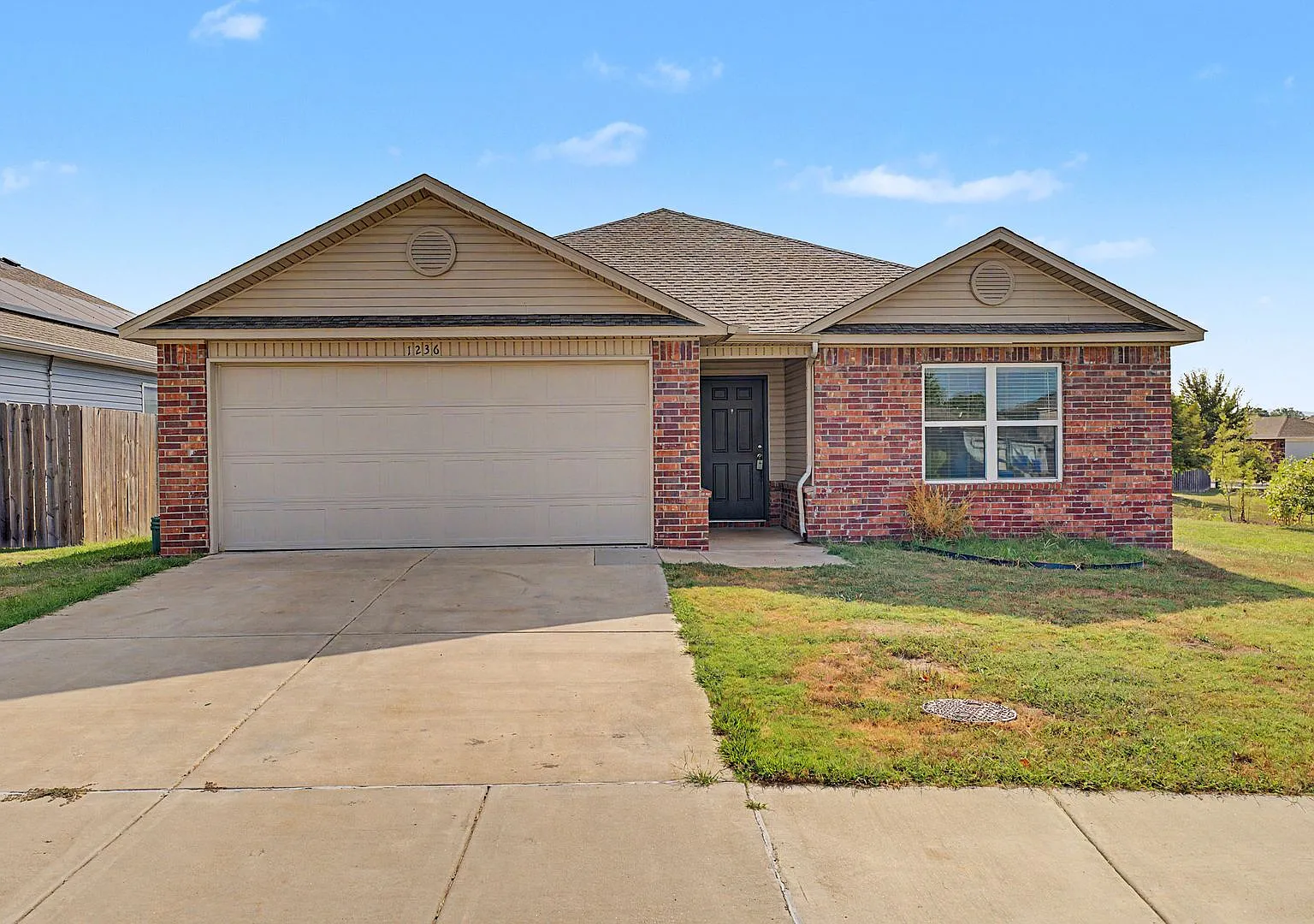Fayetteville home | 3bed 2bath — Photo 1