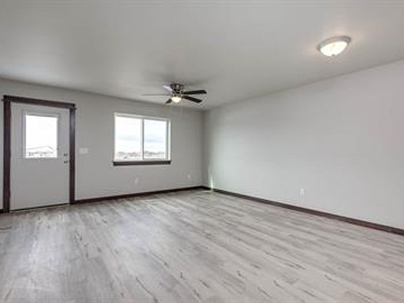 4th image of 1307 Westwood Cir #C