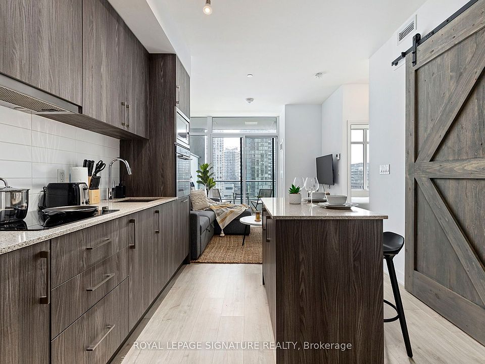 1st image of 576 Front St W #806E