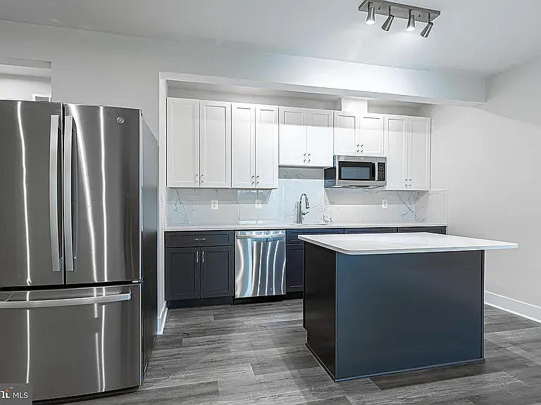 1 bed, 900 sqft, $1,950 — Photo 4